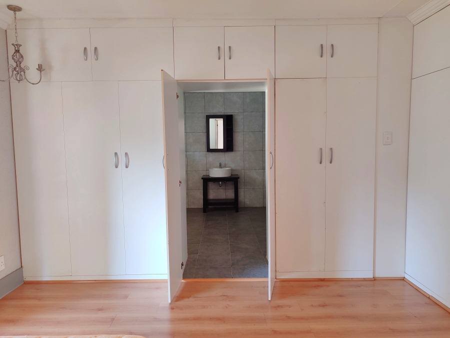 6 Bedroom Property for Sale in Doringkruin North West